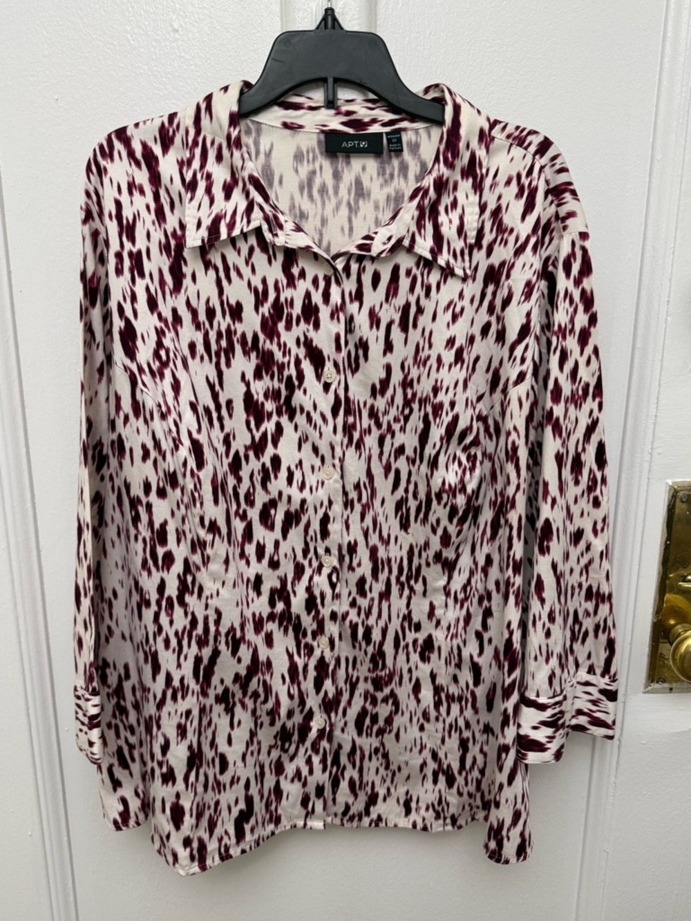 Apt. 9 Patterned White & Maroon Button Down Blouse Size 1X Plus - Picture 11 of 11